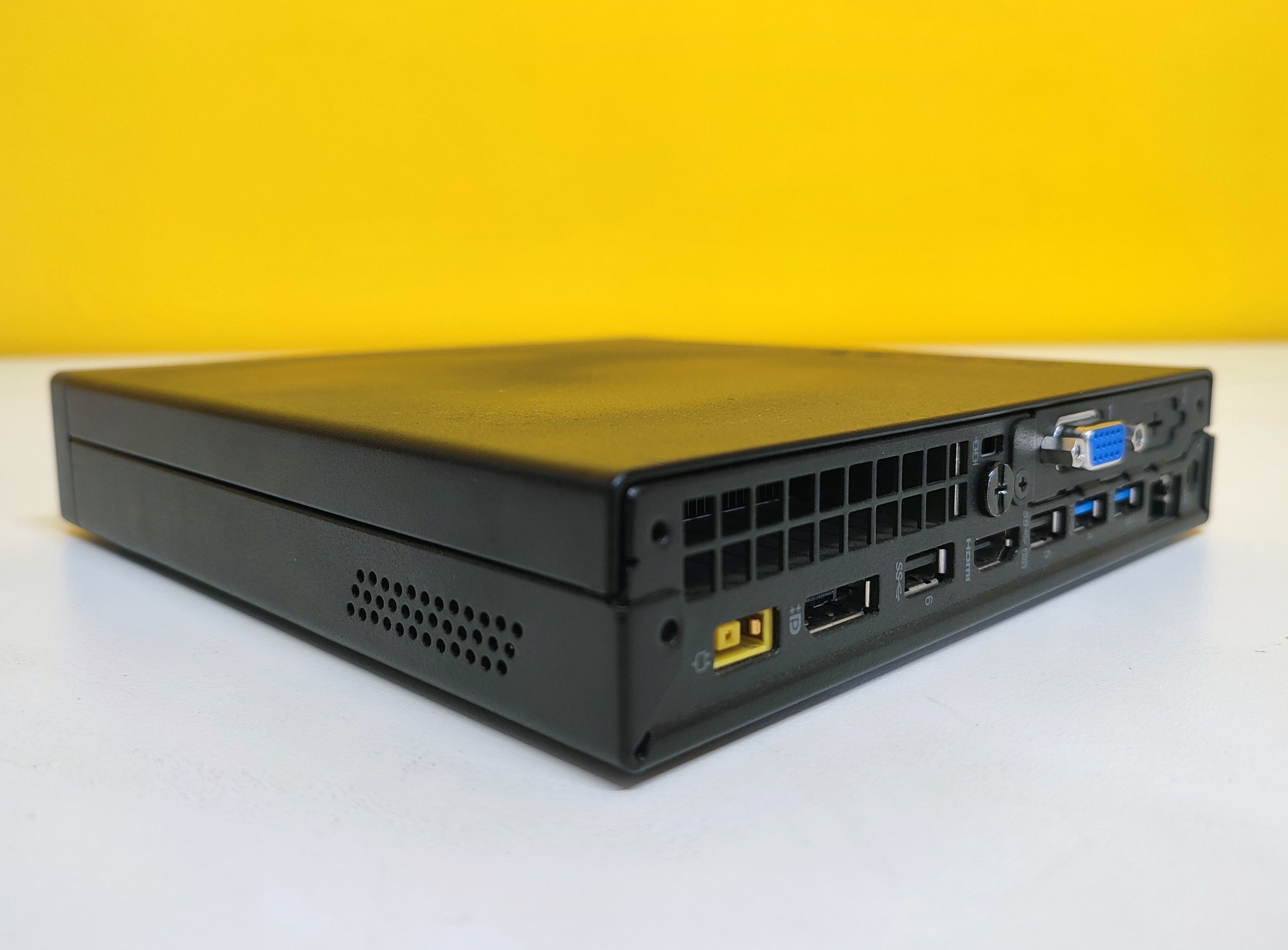 Lenovo ThinkCentre M920Q Mini PC Lenovo ThinkCentre M920Q Mini PC